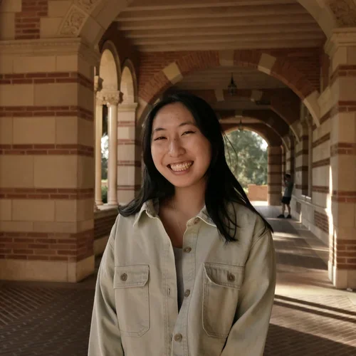 Headshot of Alicia Li