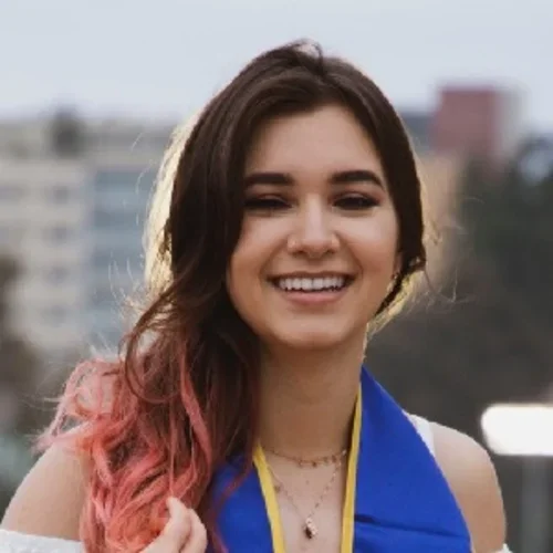 Headshot of Kaley Powers