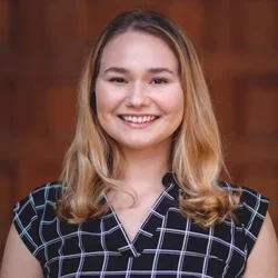 Headshot of Karoline Guthrie